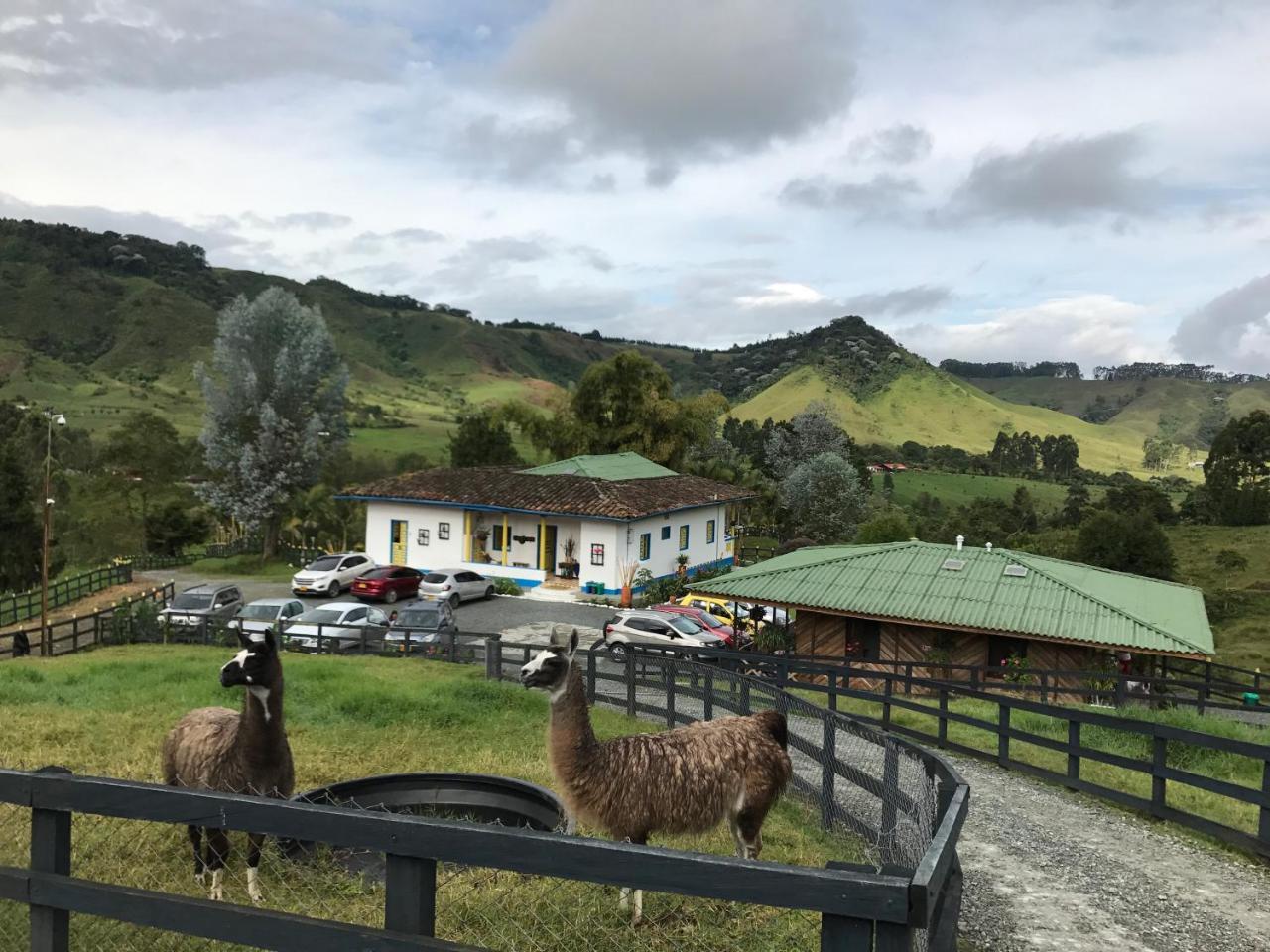 Hotel Bariloche 圣罗莎德卡瓦尔 外观 照片